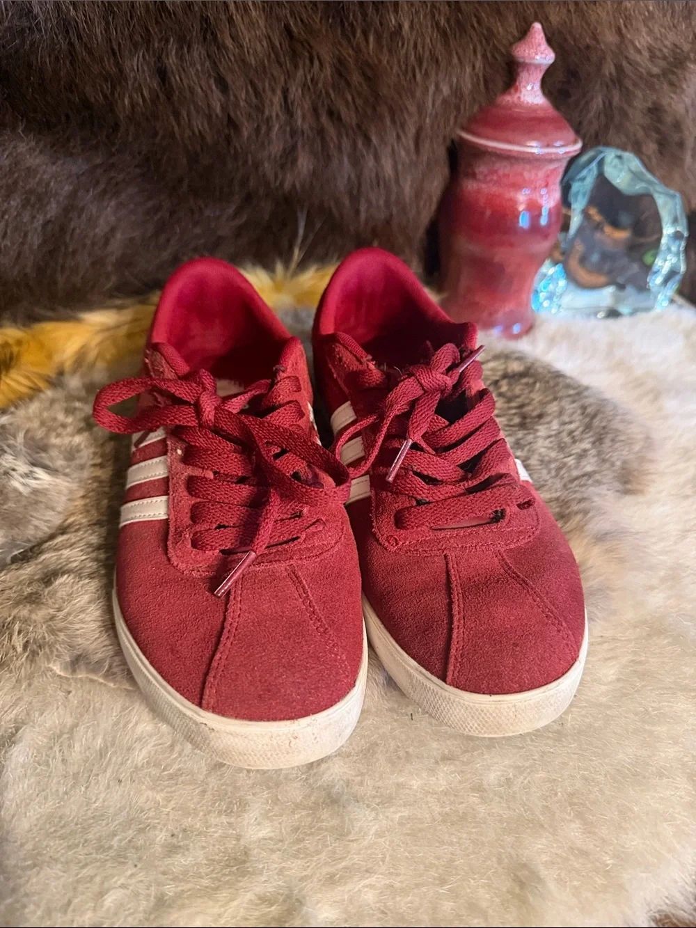 adidas Women's Maroon Suede Sneakers with White Stripes 9 (UBUPK)